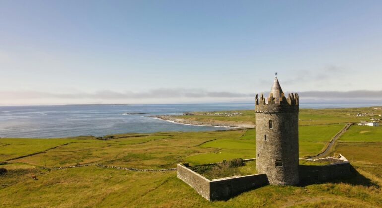 Imagem de castelo em viagem para Irlanda