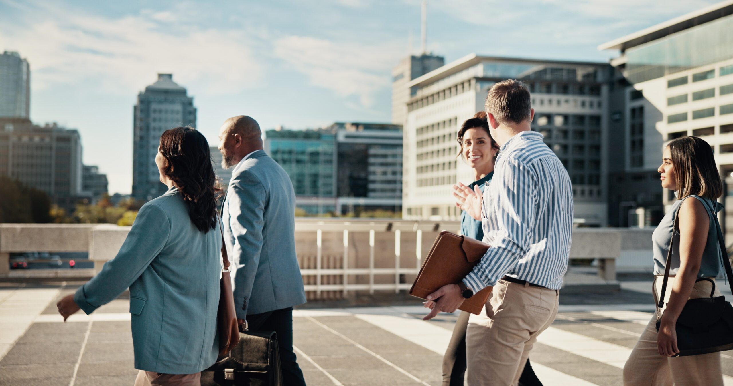 imagem ilustrativa de viagem em equipe.